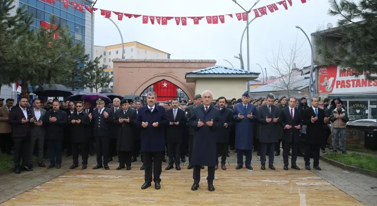 Hakkari'de 18 Mart Şehitleri Anma Günü ve Çanakkale Deniz Zaferi'nin 109. yıl dönümü