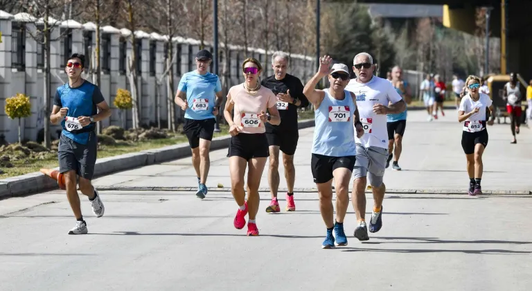 3. Geleneksel 14 Mart Tıp Bayramı Koşusu, Atatürk Çocukları Parkı’nda gerçekleşti