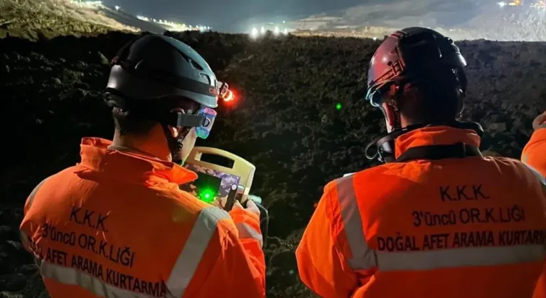 3'üncü Ordu Komutanlığı, Erzincan'da maden ocağındaki kurtarma çalışmalarına destek veriyor