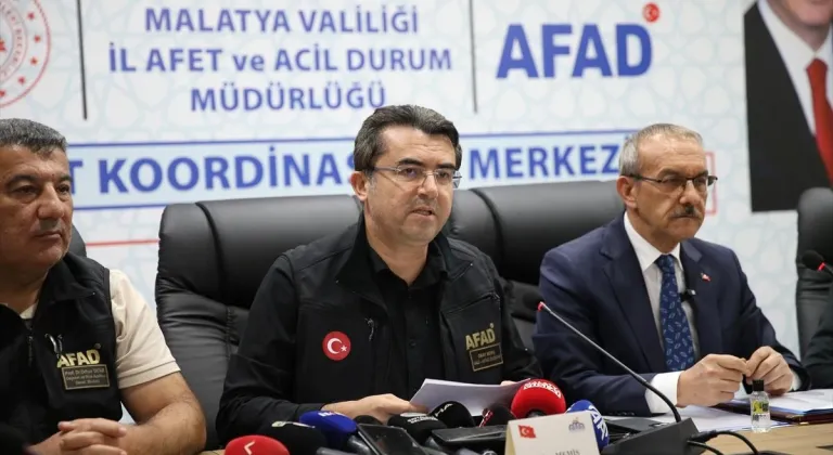 AFAD Başkanı Memiş, Malatya ve Sivas'taki depremlere ilişkin açıklama yaptı