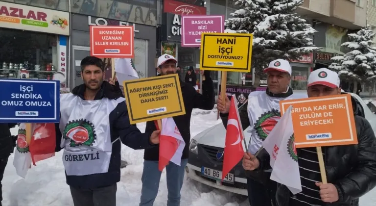 Ağrı Belediyesi'nde iş akdine son verilen işçiler görevlerine dönmeyi bekliyor