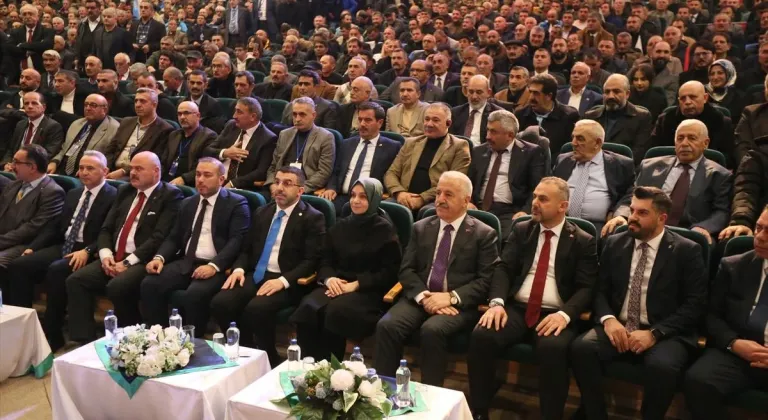 AK Parti Grup Başkanvekili Leyla Şahin Usta, AK Parti Kars İl Kongresi'nde konuştu