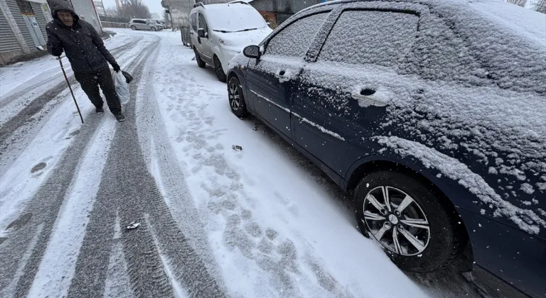 Ardahan'da kar etkili oluyor