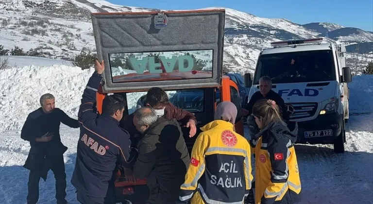 Ardahan'da kar nedeniyle köyde mahsur kalan hasta kurtarıldı