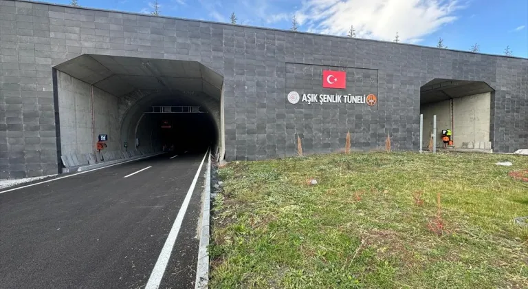 Ardahan'daki Aşık Şenlik Tüneli'nin 2. tüpü yarın açılacak