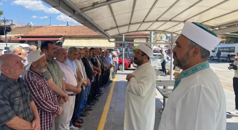 Ayşenur Ezgi Eygi için Erzincan'da gıyabi cenaze namazı kılındı