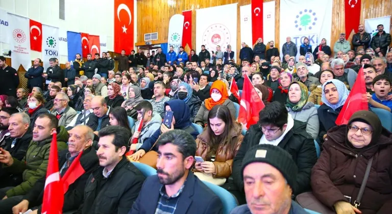 Bakan Yerlikaya, Elazığ'da "Deprem Konutları Kura ve Anahtar Teslim Töreni"nde konuştu