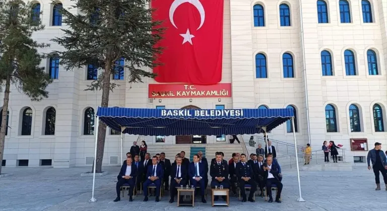 Baskil'de Cumhuriyet'in 101. yıl dönümü törenle kutlandı