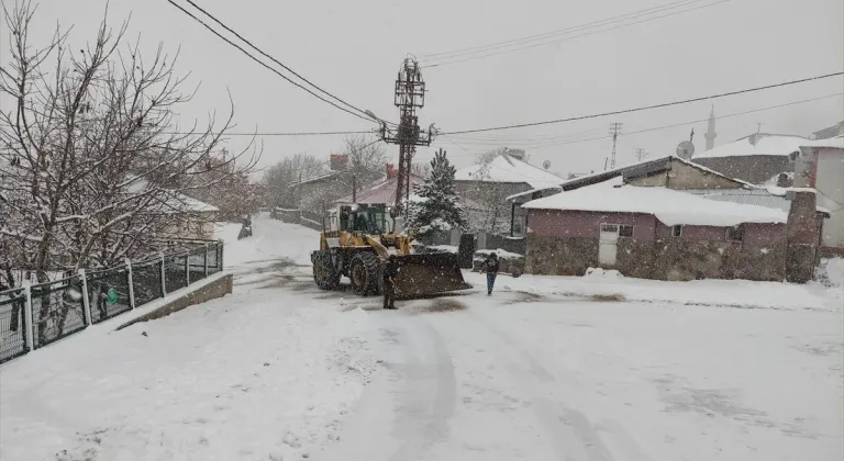 Bingöl ve Şırnak'ta 29 yerleşim yerine ulaşım sağlanamıyor