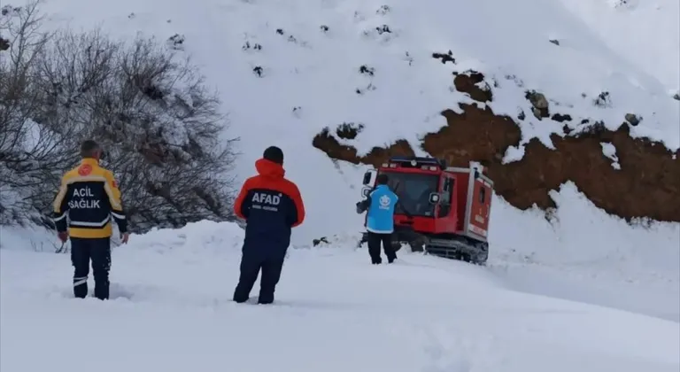 Bingöl'de kar ve tipi nedeniyle mahsur kalan 2 avcı helikopterle kurtarıldı