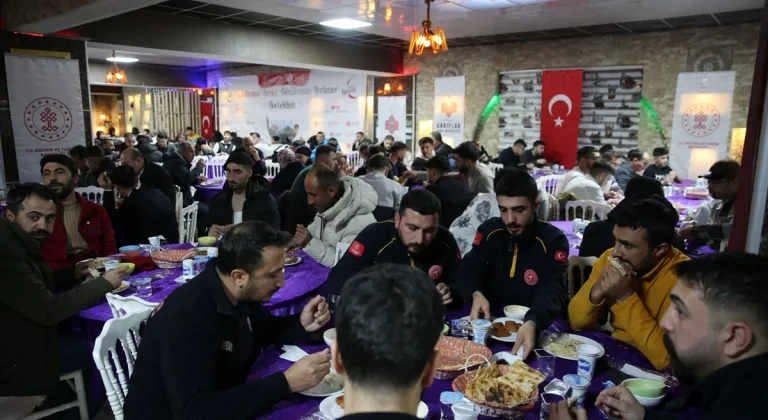 Bitlisliler Vakıflar Bölge Müdürlüğünün iftar programında buluştu