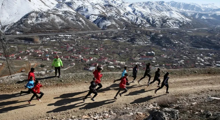 Bitlis'te 60 yaşındaki antrenör, dağların yamacında geleceğin şampiyonlarını yetiştiriyor