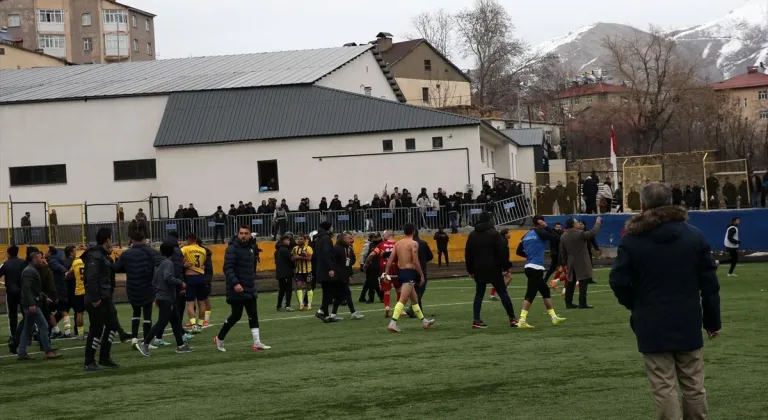 Bitlis'te amatör lig maçında kavga çıktı