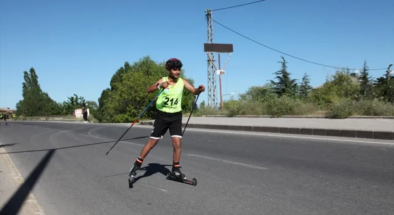 Bitlis'te düzenlenen Tekerlekli Kayak Türkiye Şampiyonası sona erdi