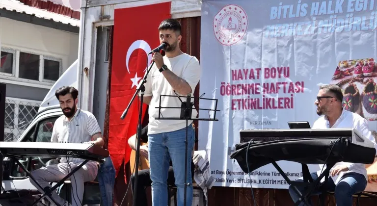 Bitlis'te yıl sonu sergisi açıldı