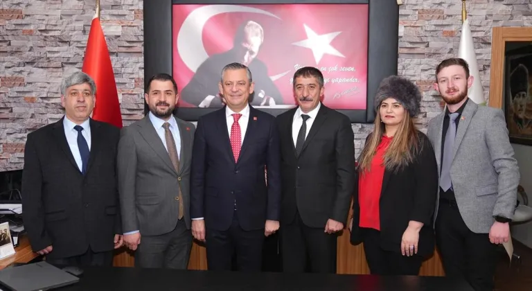 CHP Genel Başkanı Özel, Kars'ta ziyaretler gerçekleştirdi