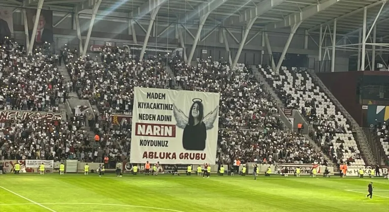 Çimentaş Elazığspor-Nazillispor maçında "Narin" için pankart açıldı