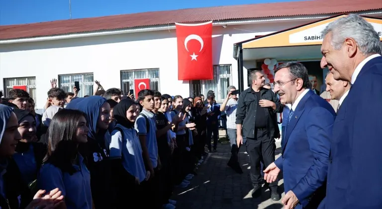 Cumhurbaşkanı Yardımcısı Yılmaz, Bingöl'de okul açılışında konuştu