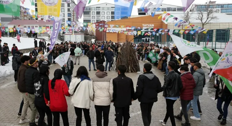 DEM Parti Eş Genel Başkanı Oruç, Bitlis'te nevruz kutlamasına katıldı