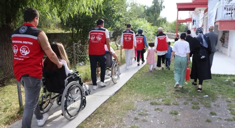 Devlet korumasındaki çocuklar, Erzurumlu Kore gazisinin gününü kutladı