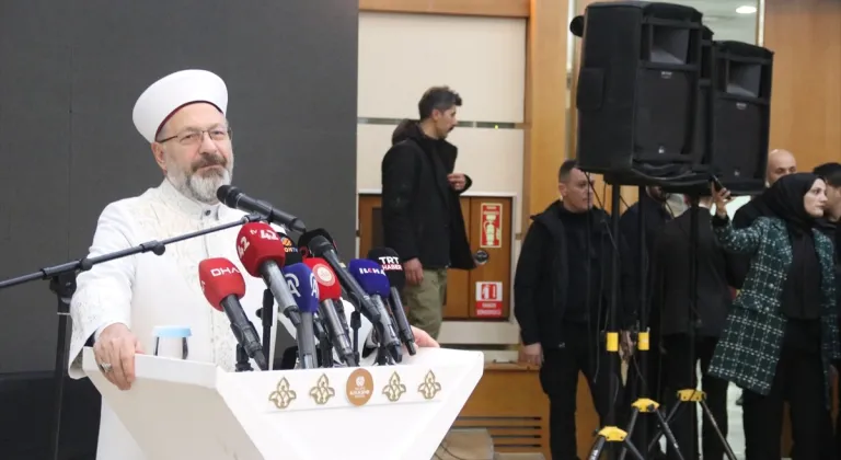 Diyanet İşleri Başkanı Erbaş, Malatya'da 100 çiftin nikah töreninde konuştu