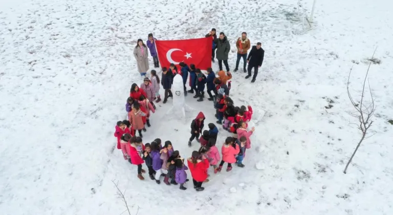 Doğanşehirli öğrenciler Türkiye'nin ilk astronotu Gezeravcı'yı okullarına davet etti