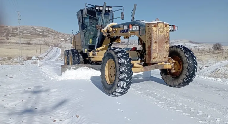 Elazığ'da 371 yerleşim yerine ulaşım sağlanamıyor