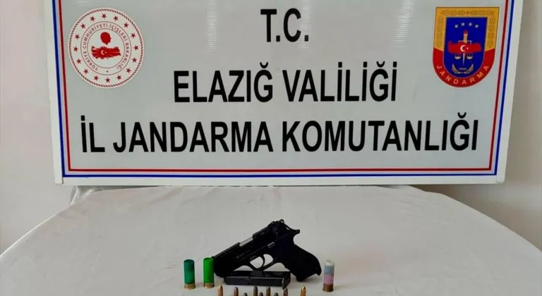 Elazığ'da ruhsatsız silah operasyonunda 3 şüpheli yakalandı