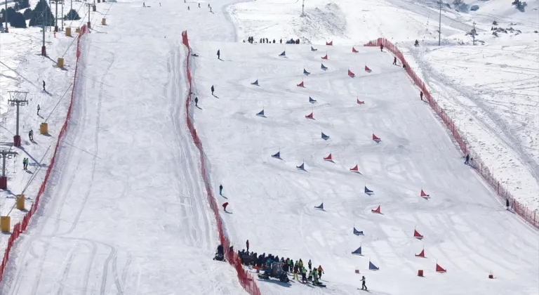 Erzincan Ergan Dağı'nda "Snowboard 2. Etap Kutlu Dumlu Yarışları" başladı