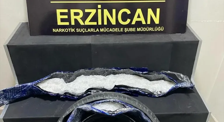 Erzincan’da aracın stepnesinde 4 kilogram uyuşturucu ele geçirildi