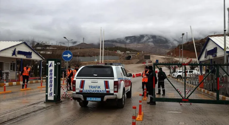 Erzincan'da kayıp işçileri arama çalışmaları 5'inci gününde sürdü