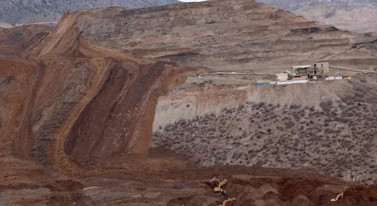 Bakanlar Işıkhan ve Yumaklı'dan Erzincan'da maden ocağındaki toprak kaymasına ilişkin açıklama