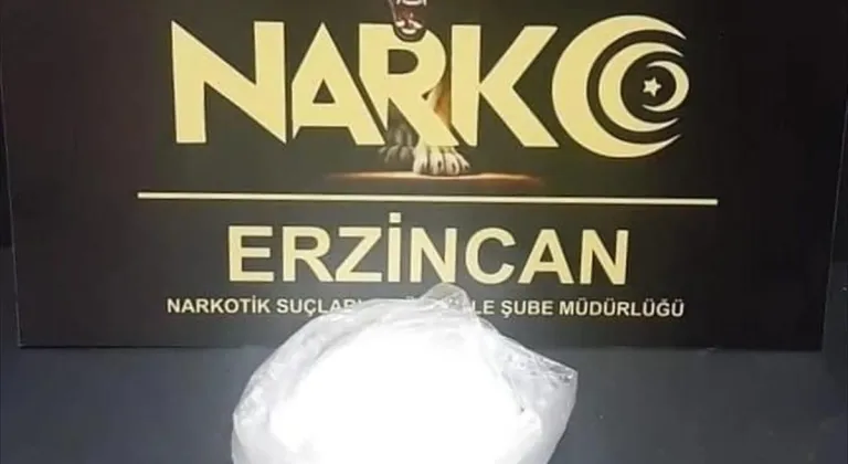 Erzincan'da otobüsle seyahat ederken uyuşturucuyla yakalanan zanlı tutuklandı