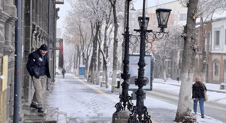 Erzurum, Kars, Ardahan ve Ağrı'da kar etkisini sürdürüyor