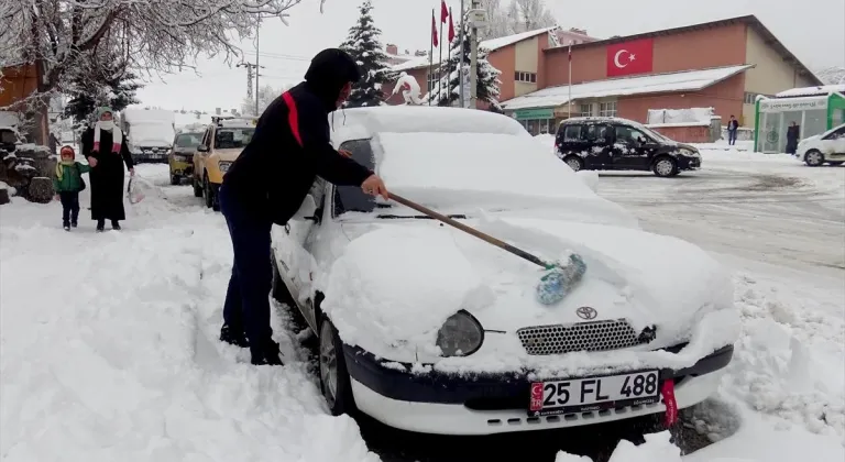 Erzurum, Kars ve Ardahan'da kar etkili oldu