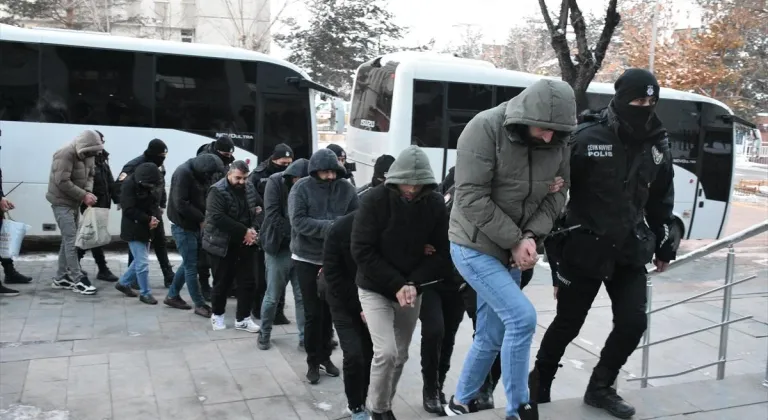 Erzurum merkezli "Sibergöz-20" operasyonunda yakalanan 71 zanlı adliyede