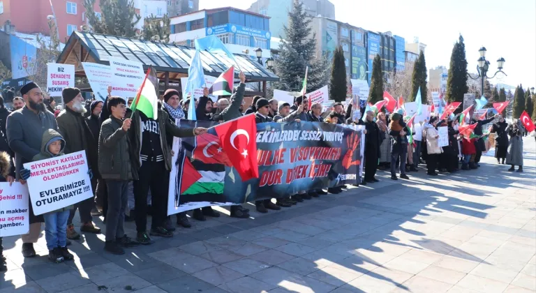 Erzurum Sivil Toplum Platformu ile sağlık çalışanları Gazze için yürüdü