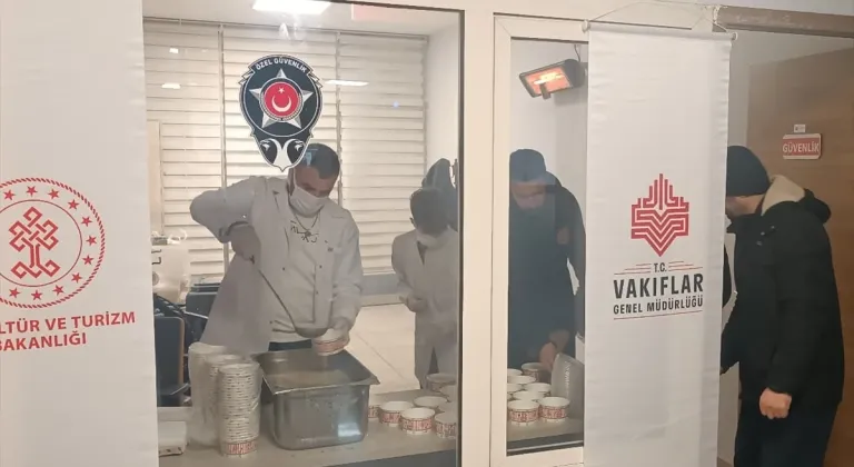 Erzurum ve Erzincan'daki hasta yakınlarının iftarlığı Vakıflar Bölge Müdürlüğünden