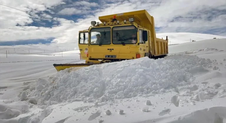 Erzurum ve Kars'ta 32 yerleşim yerine kardan ulaşım sağlanamıyor