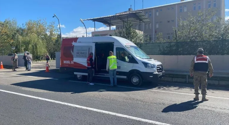 Erzurum'da 21 düzensiz göçmen yakalandı