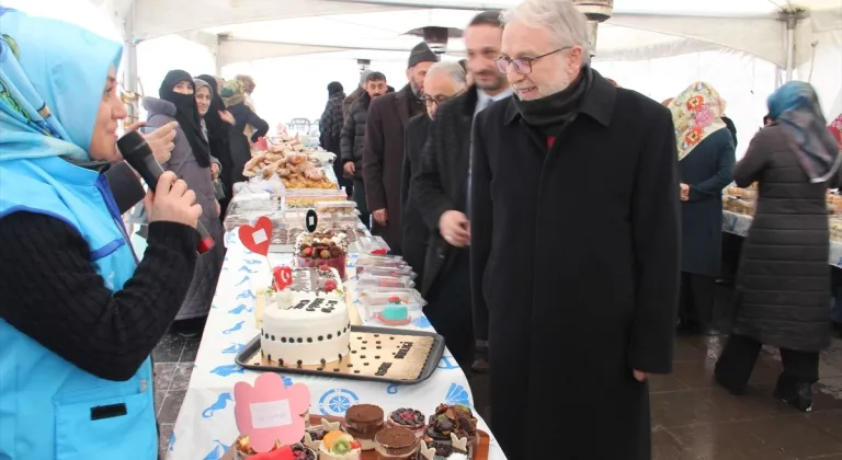 Erzurum'da deprem bölgesine destek için "hayır çarşısı" açıldı