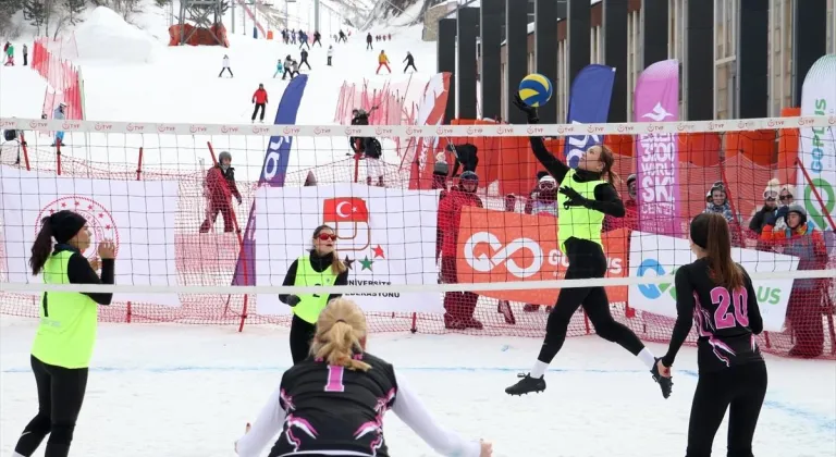 Erzurum'da düzenlenen Üniversiteler Arası Türkiye Kar Voleybolu Şampiyonası tamamlandı