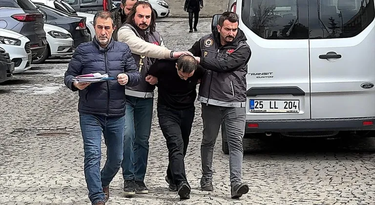 Erzurum'da eşi tarafından bıçaklanarak öldürülen anne ile kızının cenazeleri defnedildi