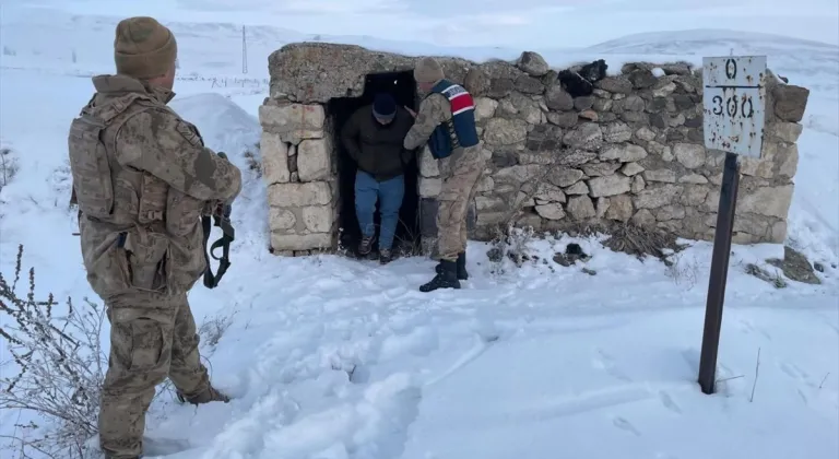 Erzurum'da göçmen kaçakçılığı operasyonlarında 11 zanlı tutuklandı