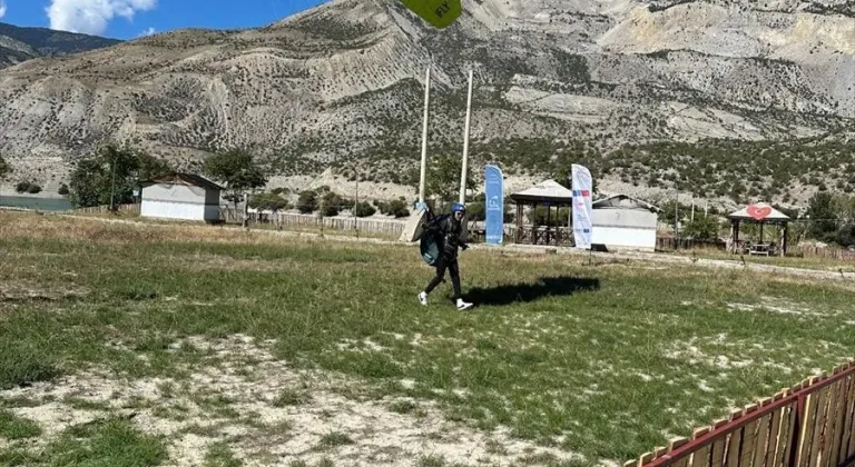 Erzurum'da hava sporları festivali, ikinci gününde gösterilerle devam etti