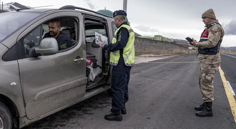 Erzurum'da jandarma havadan ve karadan trafik denetimlerini artırdı