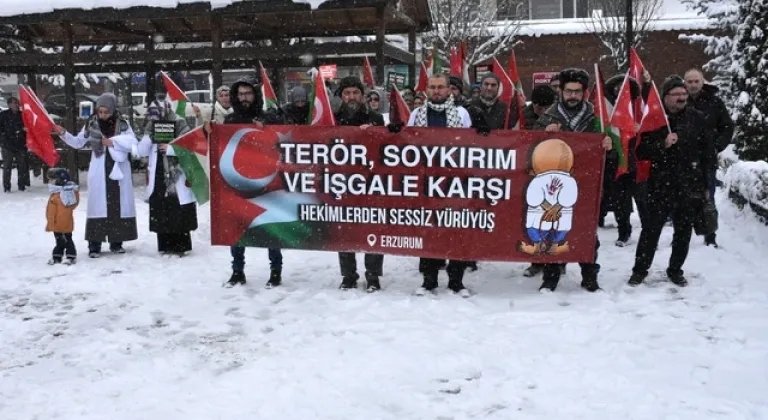 Erzurum'da sağlıkçılar Gazze için "sessiz yürüyüş" yaptı