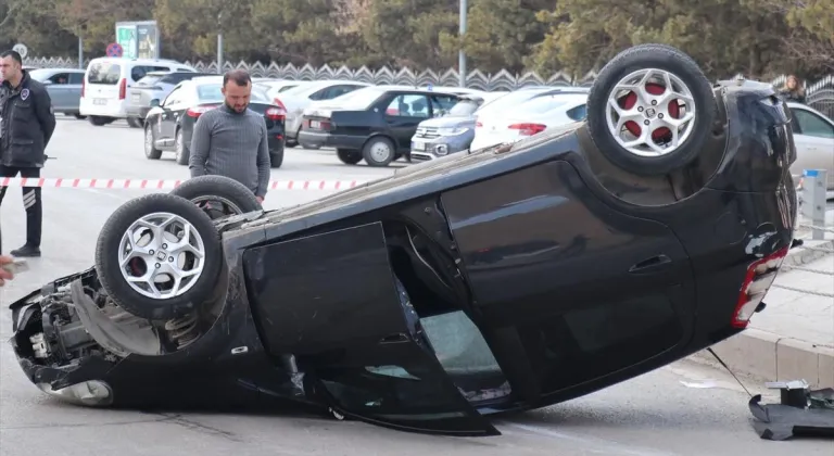 Erzurum'da takla atan otomobilin sürücüsü, kazayı yara almadan atlattı