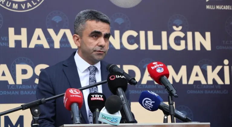 Erzurum'da tarım ve hayvancılıkla uğraşan üreticilere tarım makineleri dağıtıldı