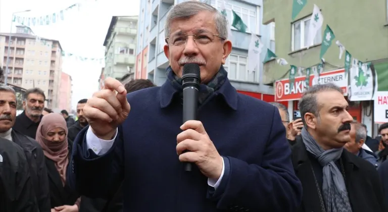 Gelecek Partisi Genel Başkanı Davutoğlu, Ağrı'da ziyaretlerde bulundu